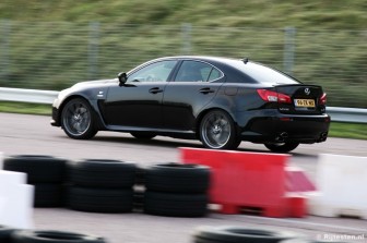Lexus IS-F 5.0 V8: Een dijk van een wegligging.