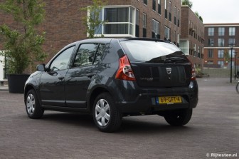Dacia Sandero 1.4 MPI Ambiance: Betrouwbaar vervoer van A naar B: De moderne 2CV