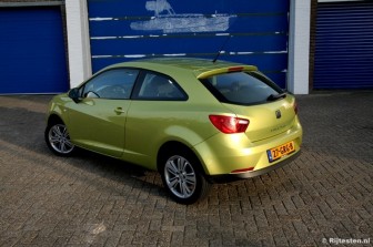 Seat Ibiza SC 1.4 Stylance: De achterlichtunits zijn wat aan de kleine kant.