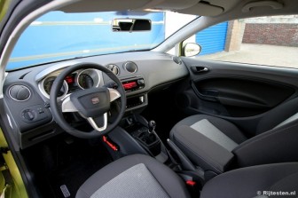 Seat Ibiza SC 1.4 Stylance: Hetzelfde interieur als de vijfdeurs.