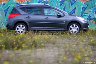 Peugeot 207 SW Outdoor 1.6 HDiF XS title=