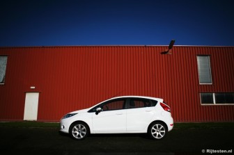 Ford Fiesta 1.4 16V Titanium: 
