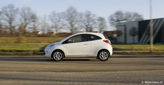 Ford Ka 1.2 Titanium: Zoals we van Ford gewend zijn is de wegligging erg goed.