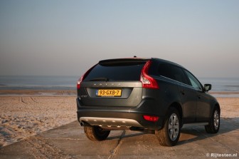 Volvo XC60 D5 Summum: De achterlichten bestaan uit LED's.