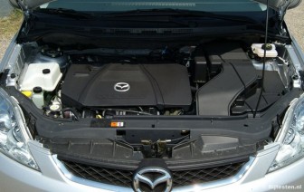 Mazda 5 2.0 CiTD Business: De turbodiesel levert voldoende kracht, maar is wat rumoerig.