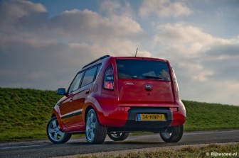 Kia Soul 1.6 CVVT X-ecutive: Rechthoekige en vierkante vlakken domineren het aanzicht van de Soul