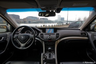 Honda Accord Tourer 2.4i VTEC Executive: Het dashboard van de Accord is een feest voor knopjes fetishisten 