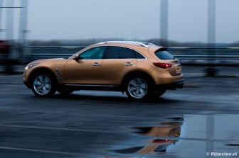 Infiniti FX50 S 5.0 V8 VVEL : 