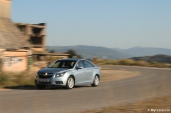Chevrolet Cruze 1.6 LS: Zelfs met de instapmotor is het niet behelpen
