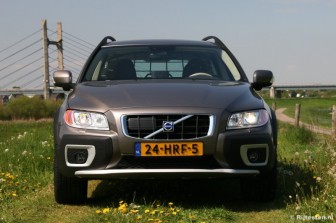 Volvo XC70 D5 Summum: Qua uiterlijk wint de XC70...