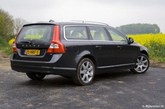 Volvo XC70 D5 Summum: ... en de V70 is wat meer bescheiden.
