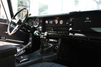 Jaguar E-Type Coupé 4.2 2+2 Series II: Veel klokken en schakelaars: indrukwekkend
