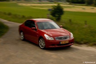 Infiniti G37S  : 