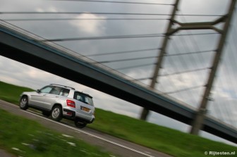 Mercedes-Benz GLK 220 CDI BlueEfficiency  title=