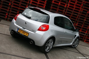 Renault Clio RS 2.0 16V  title=