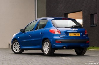 Peugeot 206+ 1.4  XS title=