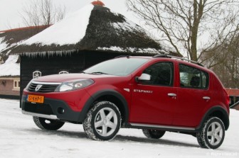 Dacia Sandero Stepway 1.6 MPI 90 :