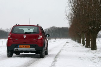 Dacia Sandero Stepway 1.6 MPI 90 :
