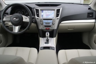 Subaru Legacy Touring Wagon 2.0i Executive Lineartronic: