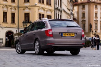 Skoda Superb Combi 1.8 TSI DSG Elegance title=