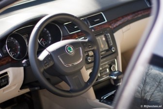 Skoda Superb Combi 1.8 TSI DSG Elegance title=