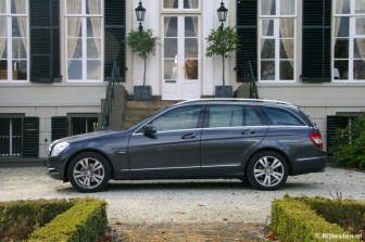 Mercedes-Benz C-Klasse Estate C200 CGI Business Class title=