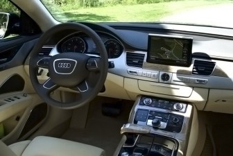 Audi A8L  : 