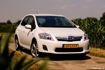 Toyota on Test Toyota Auris 1 8 Full Hybrid Executive Rijtesten Nl