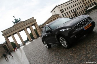 Infiniti FX 30d S Premium title=