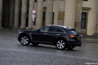 Infiniti FX 30d S Premium title=