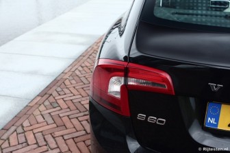 Volvo S60 D5 Summum title=