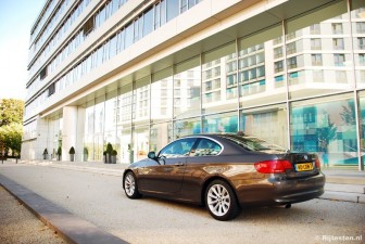 BMW 3 Serie Coup� 320i Corporate Lease High Executive title=