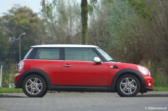 MINI Cooper D 1.6 16V Chili title=