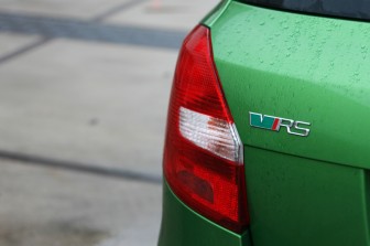 Skoda Fabia 1.4 TSI RS DSG title=