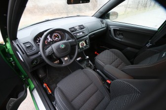Skoda Fabia 1.4 TSI RS DSG title=