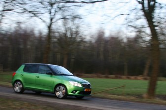 Skoda Fabia 1.4 TSI RS DSG title=