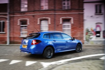 Renault Laguna Estate 2.0 Turbo GT title=