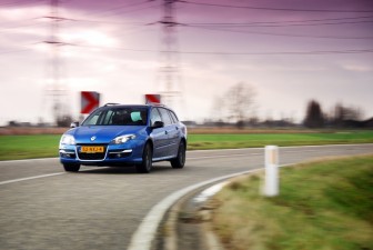Renault Laguna Estate 2.0 Turbo GT title=