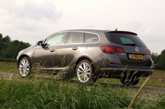 Opel Astra Sports Tourer 1.4 Turbo Sport: 