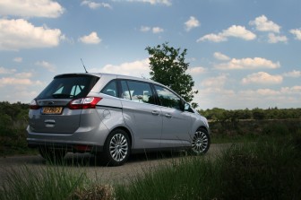 Ford Grand C-Max 1.6 EcoBoost Titanium title=