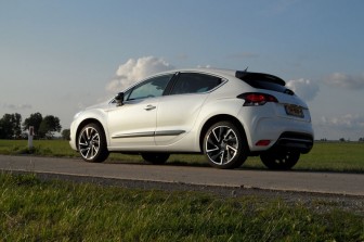 Citro�n DS4 1.6 THP 200 Sport Chic title=