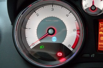 Peugeot 308 1.6 eHDi Active title=