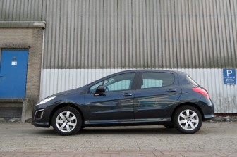 Peugeot 308 1.6 eHDi Active title=