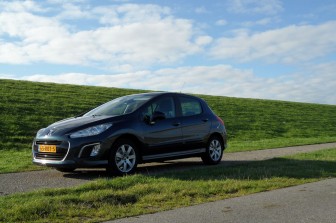 Peugeot 308 1.6 eHDi Active title=