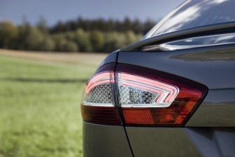 Ford Mondeo ECOnetic 1.6 TDCi Titanium: 