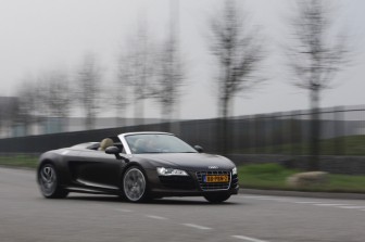 Audi R8 Spyder 5.2 FSI quattro: 