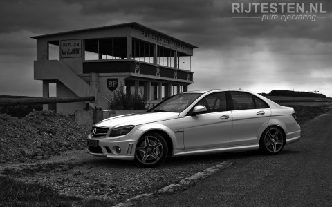 Wallpaper Mercedes-Benz C 63 AMG downloaden
