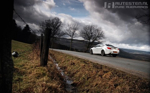 Wallpaper Opel Insignia OPC downloaden