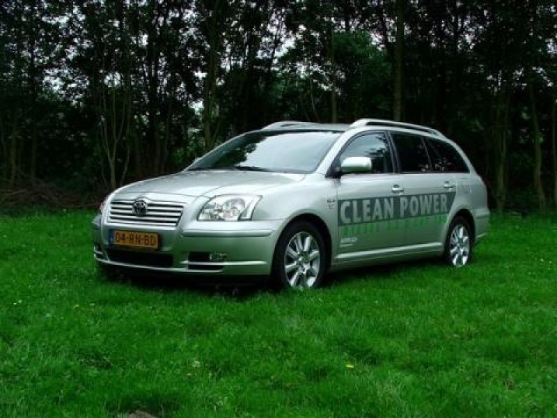 Toyota Avensis Wagon 2.2 D-4D D-CAT Executive