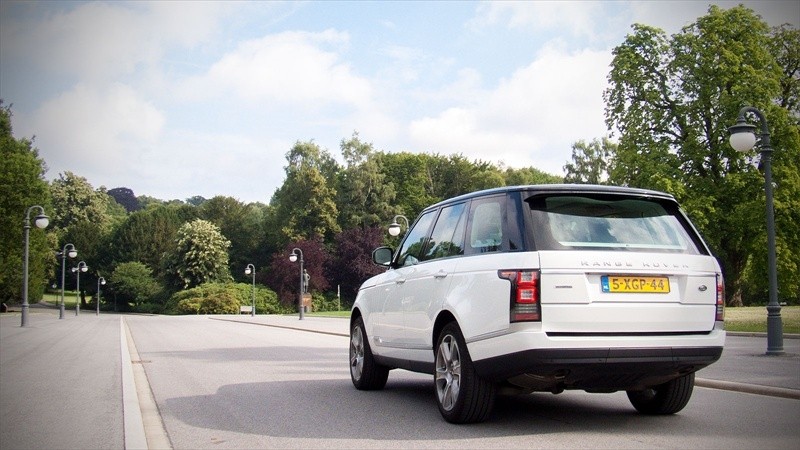 Land Rover Range Rover SDV6 Hybrid Autobiography